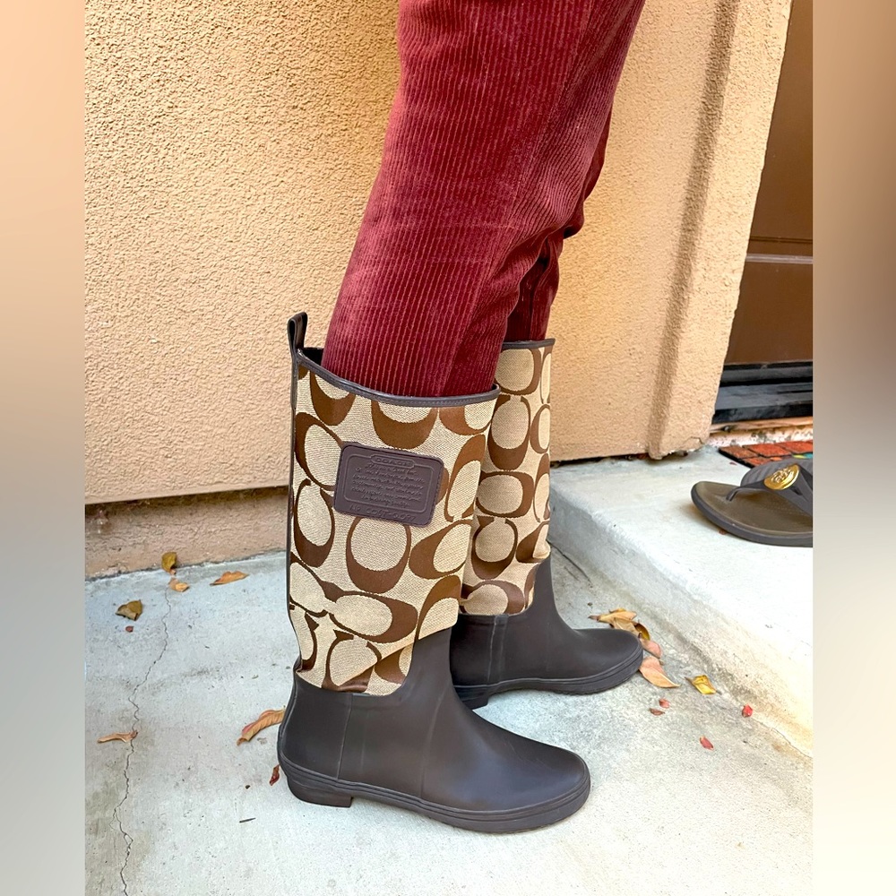 Vintage Coach Signature Logo Boots | Women’s Size 8 /Used/ No box